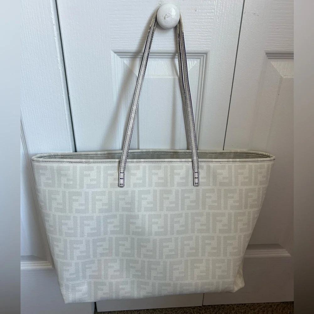 GUC Authentic Fendi White Zucca Tote Handbag